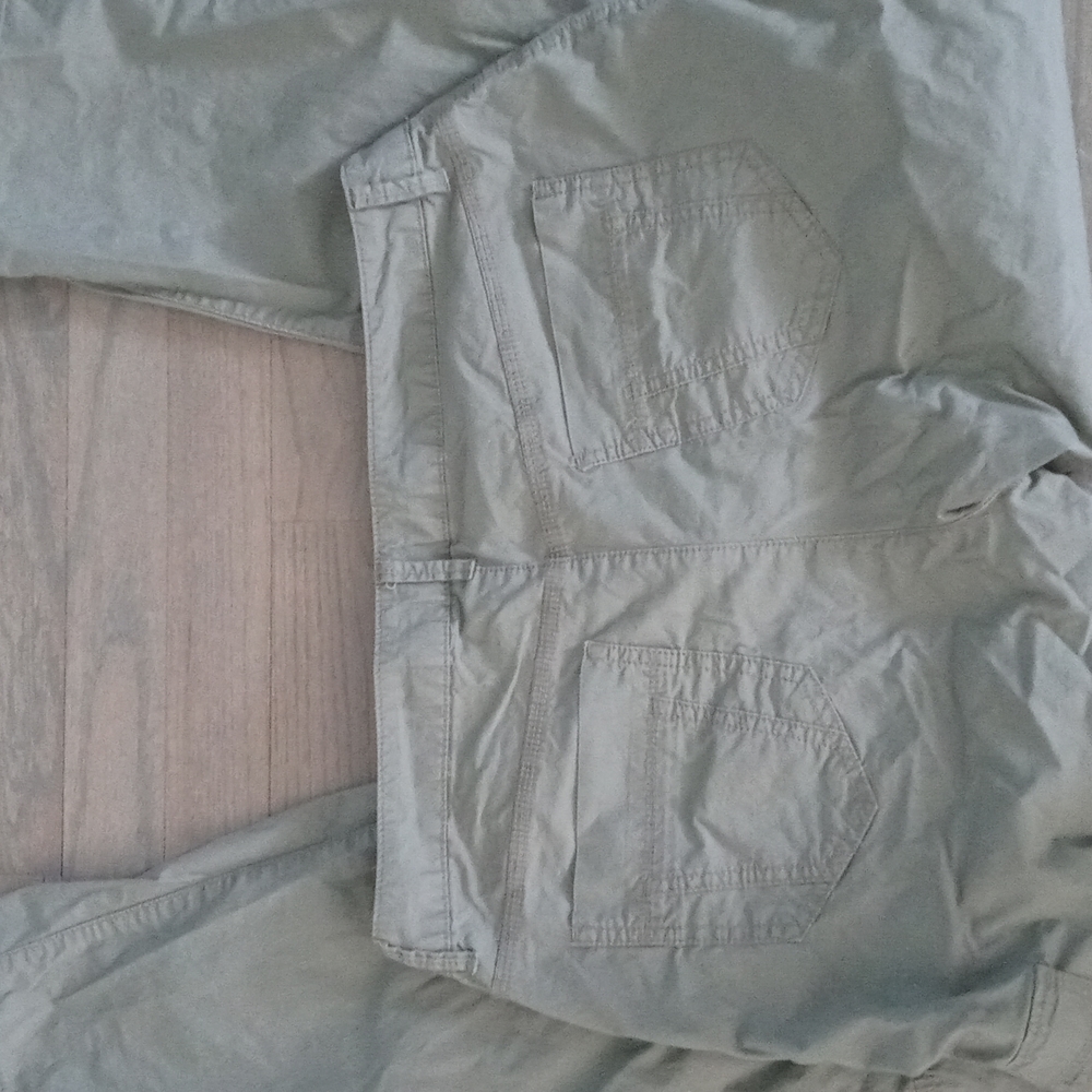 3 items. 1Dkny cargo capris what a deal sz 12.green henly top.blank top - Picture 14 of 15